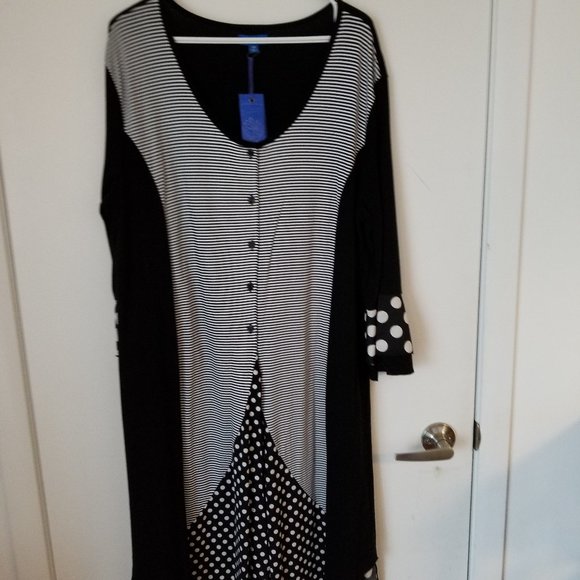 Dress - Picture 1 of 1